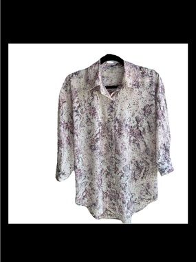 Cupio Cream and Lavender Printed Button-Down Shirt Size Medium 3/4 sleeves